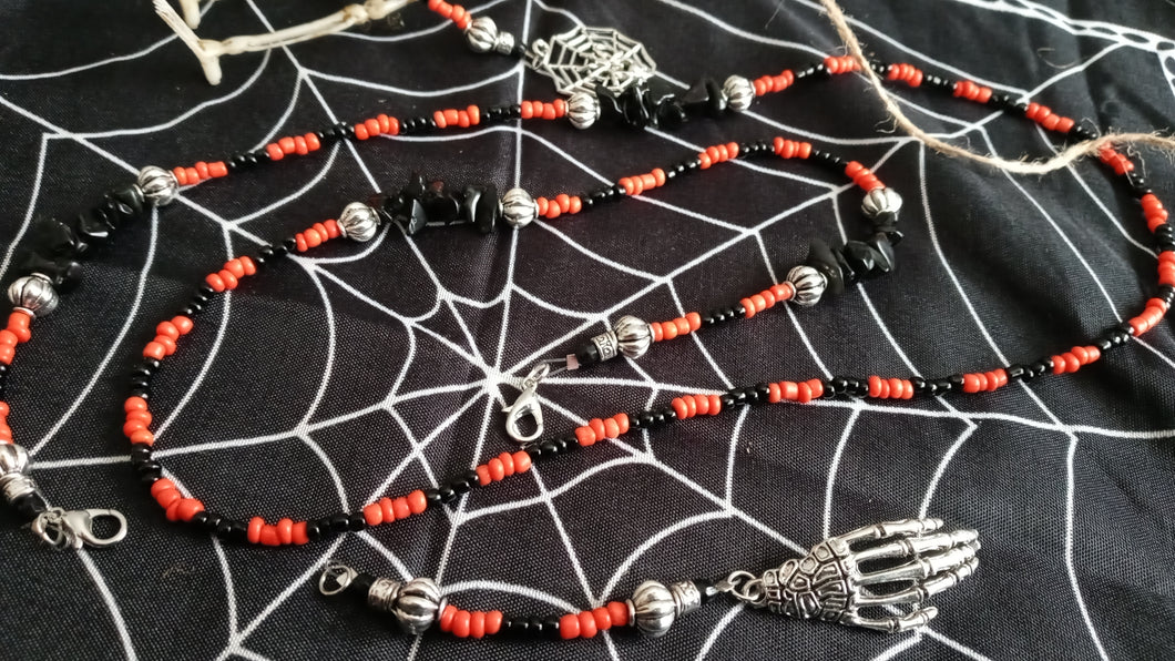 Sexy Spooky Chains